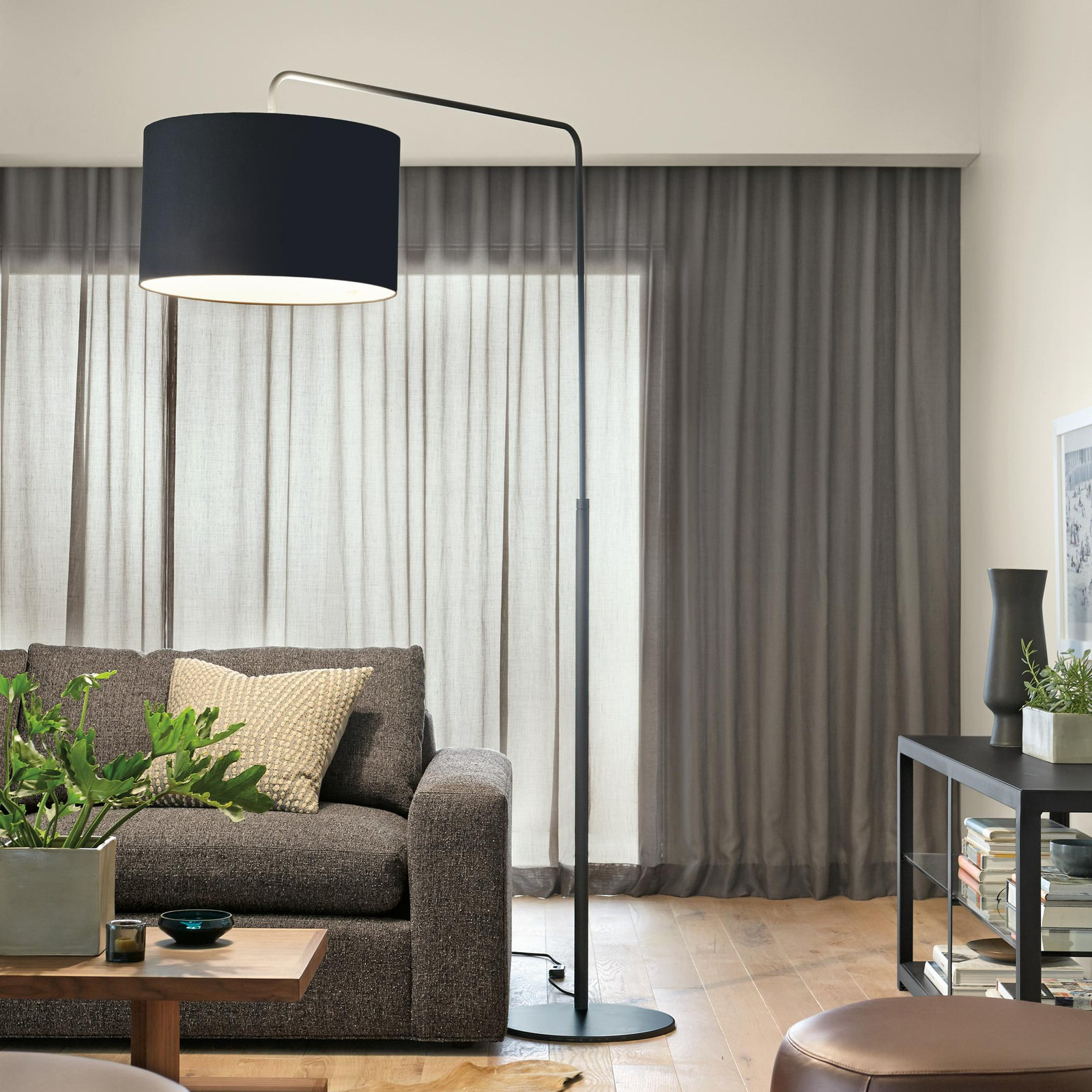Experience Illumination like Never Before with the Roattino Floor Lamp: A Breakthrough in Modern Lighting Technology