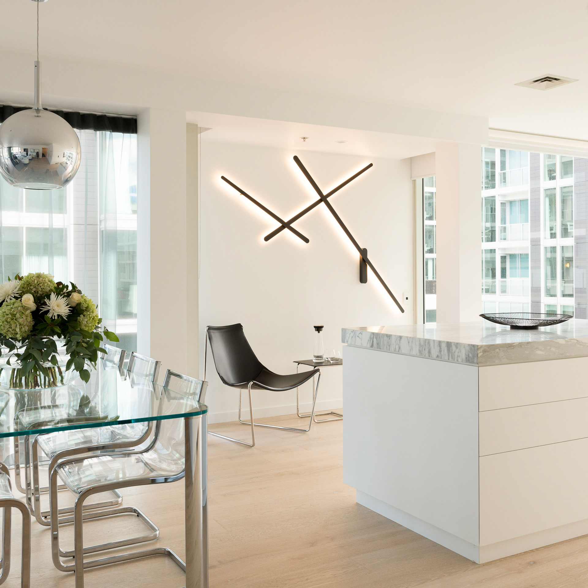 Shine Bright with Plumen Drop Top: The Sleek and Stylish Lighting Solution