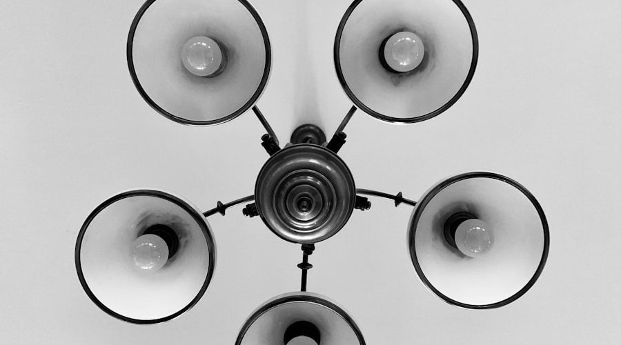 Photo "Industrial metal disc chandelier suitable for loft space"