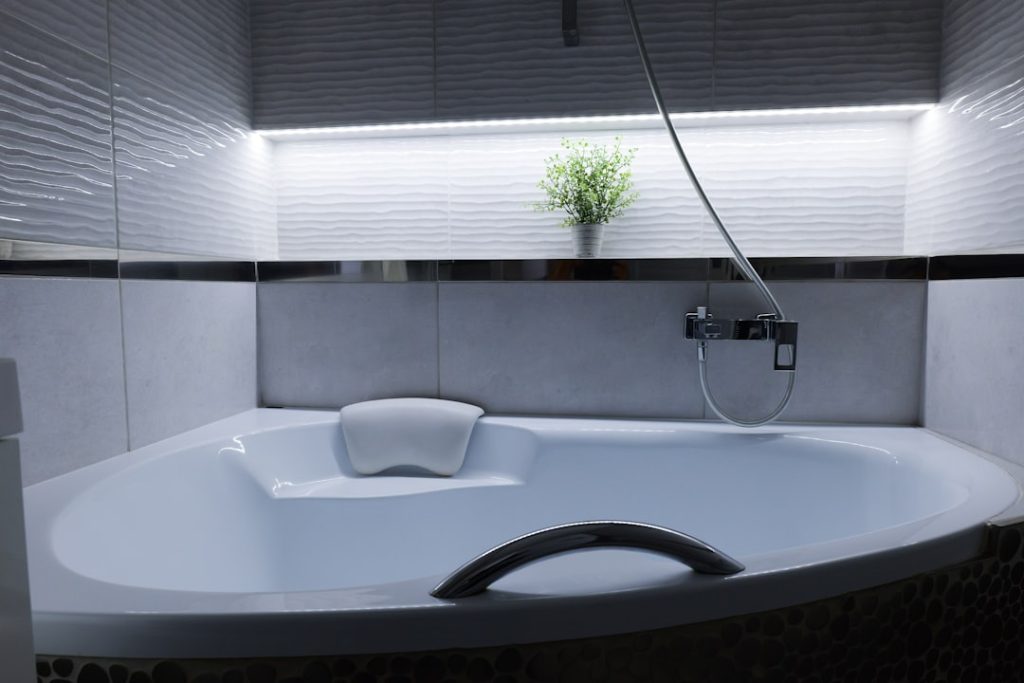 Photo Waterproof bathroom downlight