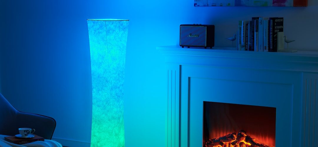 Photo floor lamp